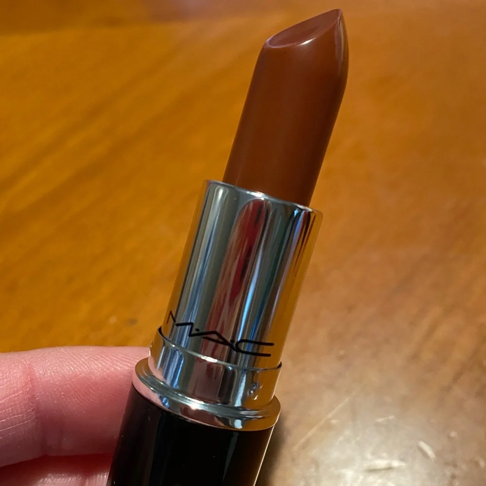 MAC Lustreglass Lipstick Can’t Dull My Shine